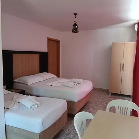 Allkushi 招待所 Sarandë