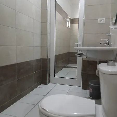 ゲストハウス Allkushi Sarandë